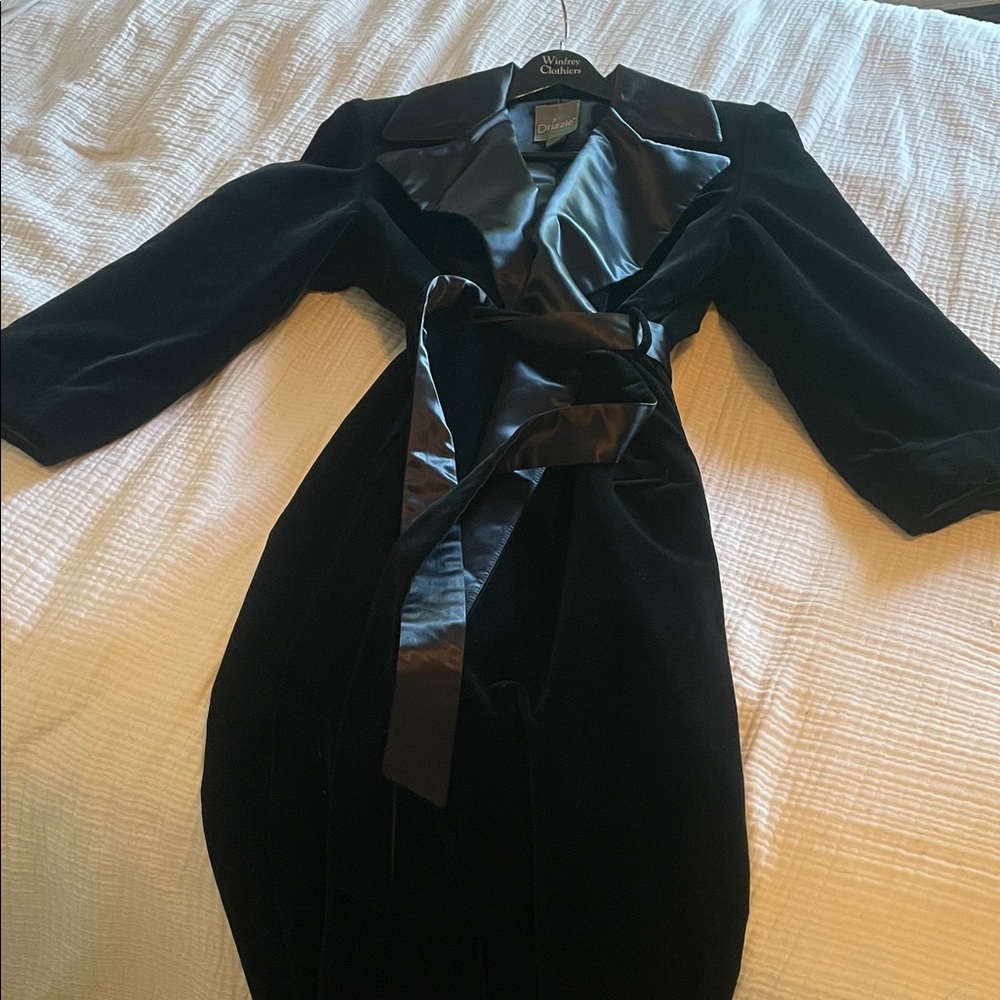 Drizzle Bergdorf Goodman Vintage Black Velvet Women's Coat